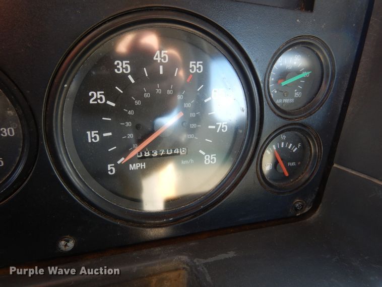 image for item KO9192 2002 Sterling LT9500  semi truck