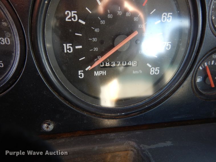 image for item KO9192 2002 Sterling LT9500  semi truck