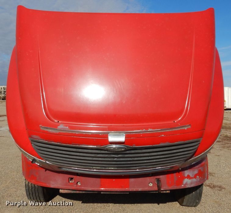 image for item KO9192 2002 Sterling LT9500  semi truck