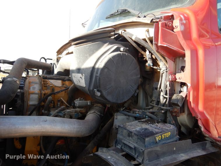 image for item KO9192 2002 Sterling LT9500  semi truck