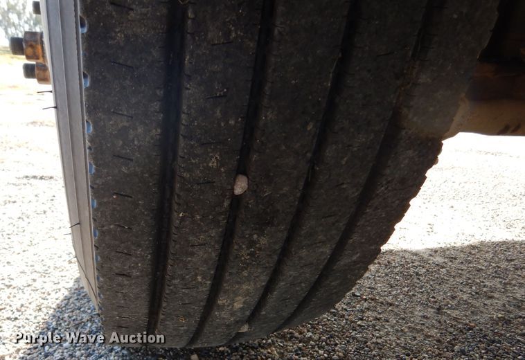 image for item KO9192 2002 Sterling LT9500  semi truck