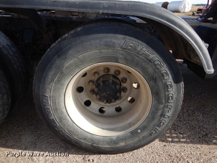 image for item KO9192 2002 Sterling LT9500  semi truck