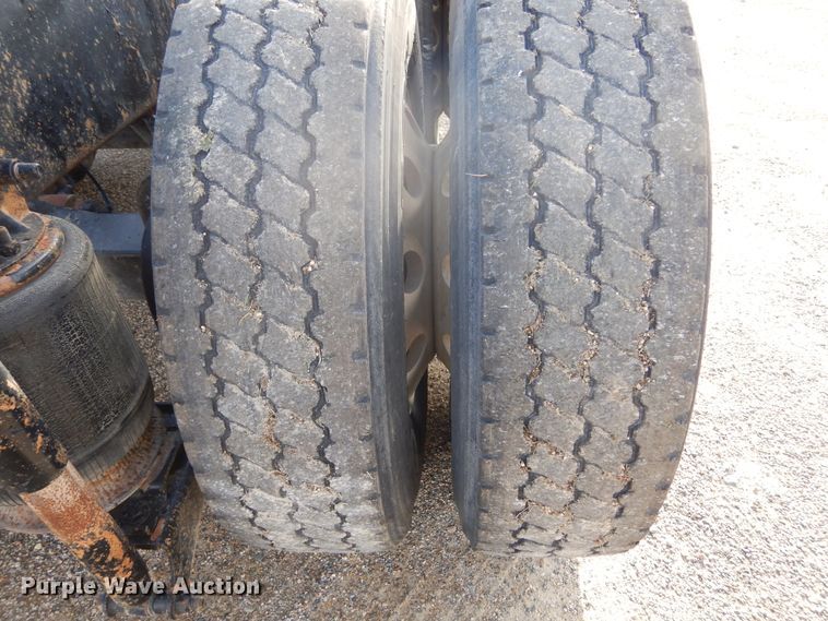 image for item KO9192 2002 Sterling LT9500  semi truck