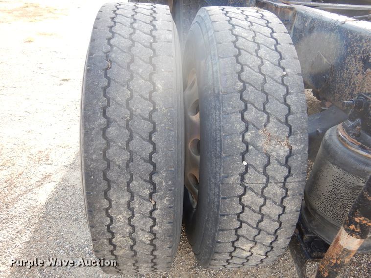 image for item KO9192 2002 Sterling LT9500  semi truck