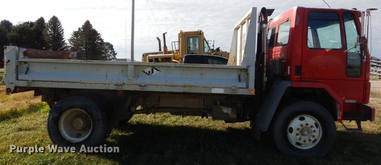image for item KO9193 1993 Ford CF8000  dump truck