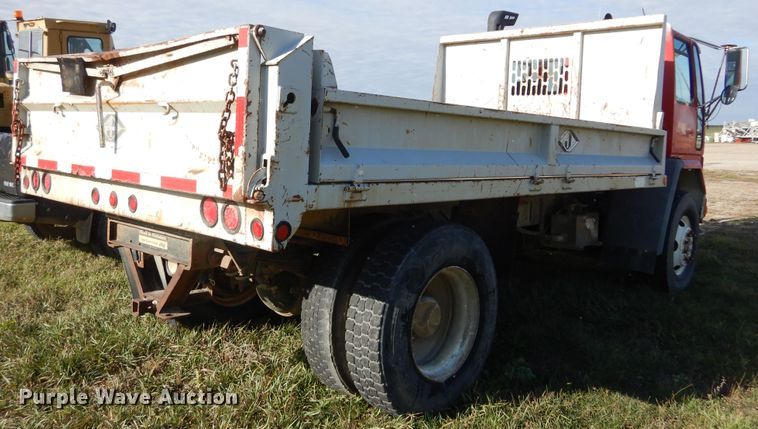 image for item KO9193 1993 Ford CF8000  dump truck