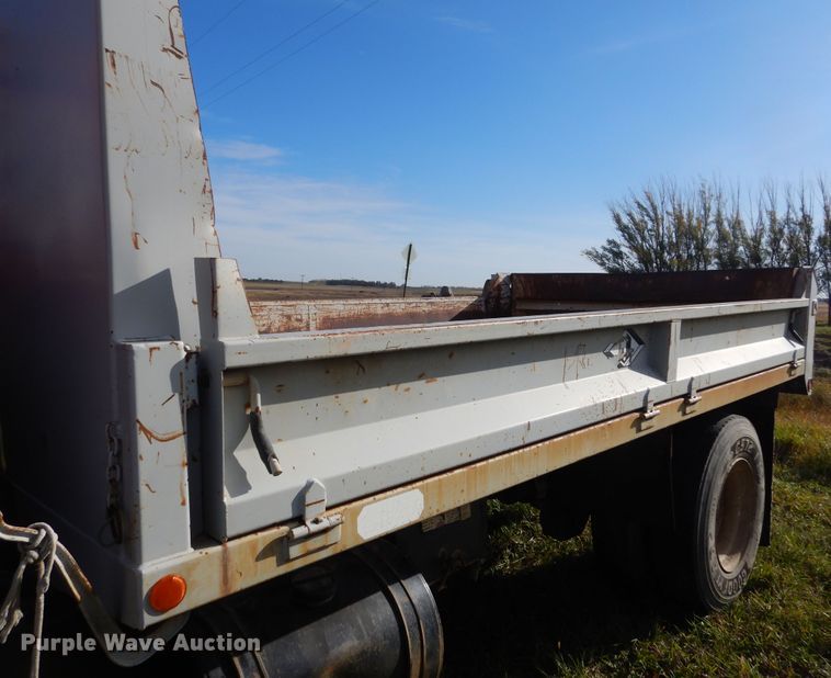 image for item KO9193 1993 Ford CF8000  dump truck