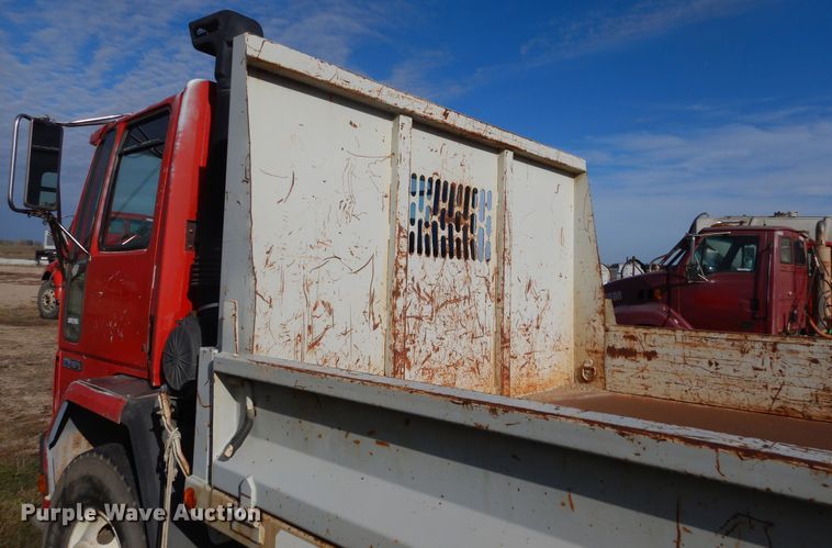image for item KO9193 1993 Ford CF8000  dump truck