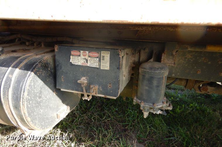 image for item KO9193 1993 Ford CF8000  dump truck