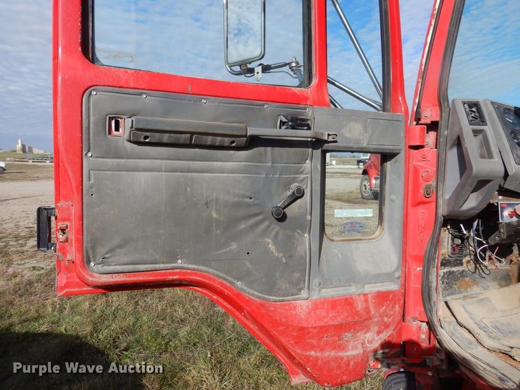 image for item KO9193 1993 Ford CF8000  dump truck