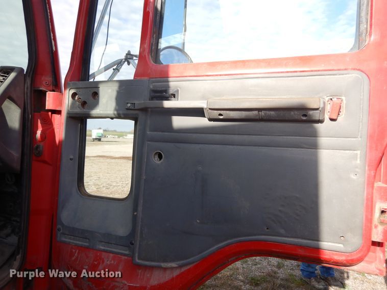 image for item KO9193 1993 Ford CF8000  dump truck