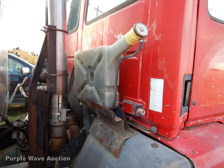 image for item KO9193 1993 Ford CF8000  dump truck