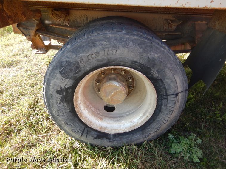 image for item KO9193 1993 Ford CF8000  dump truck