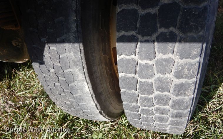 image for item KO9193 1993 Ford CF8000  dump truck