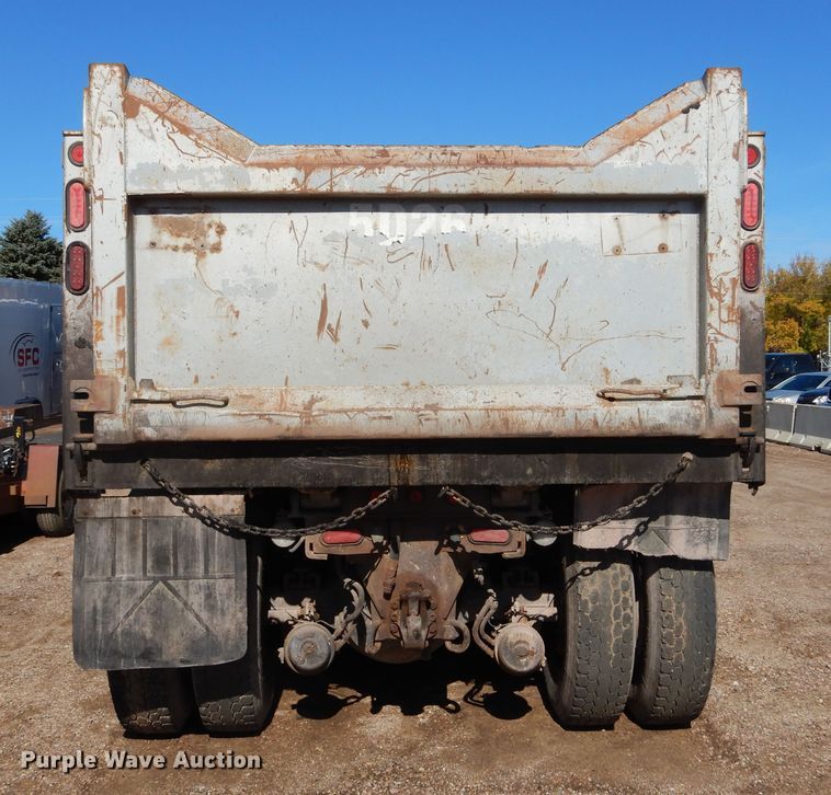 image for item KO9219 2004 Peterbilt 378  dump truck