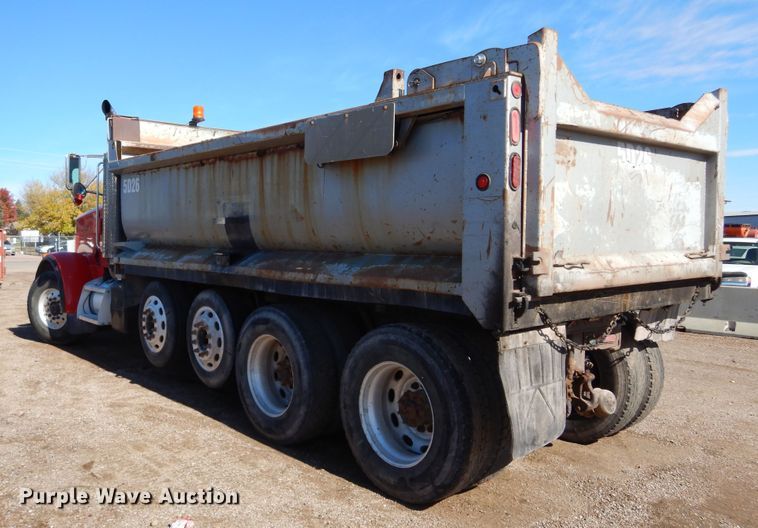 image for item KO9219 2004 Peterbilt 378  dump truck