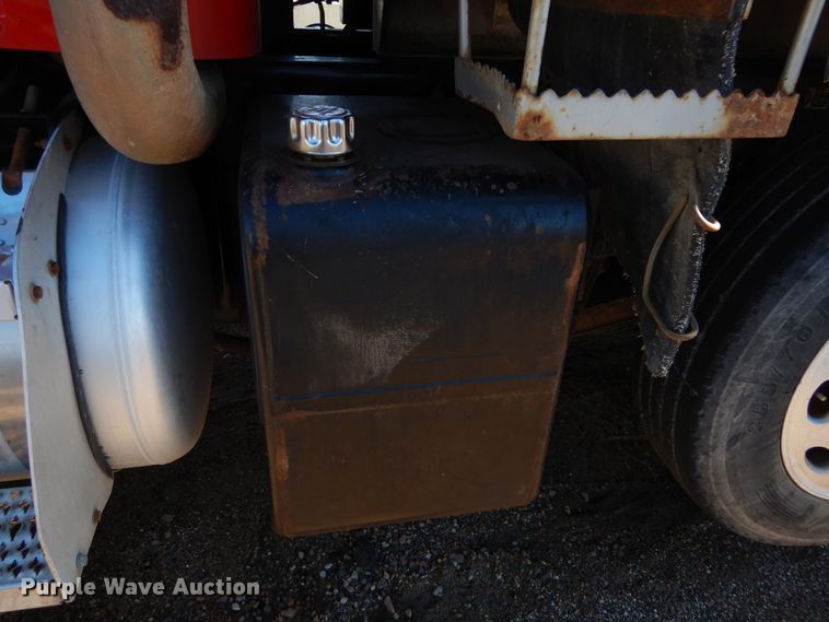 image for item KO9219 2004 Peterbilt 378  dump truck