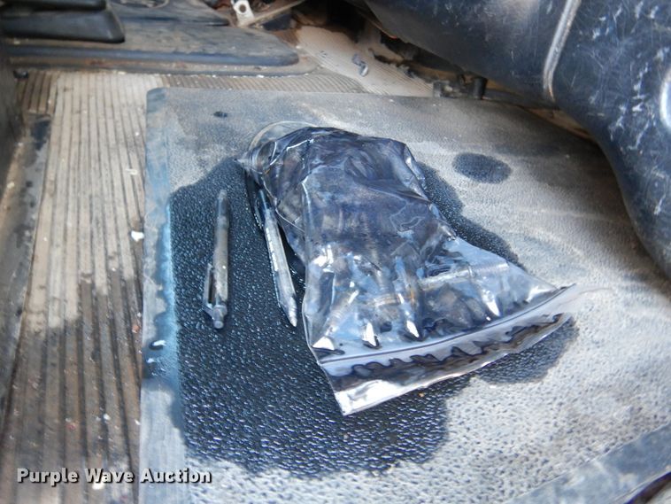 image for item KO9219 2004 Peterbilt 378  dump truck