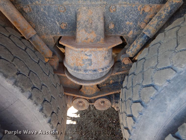 image for item KO9219 2004 Peterbilt 378  dump truck