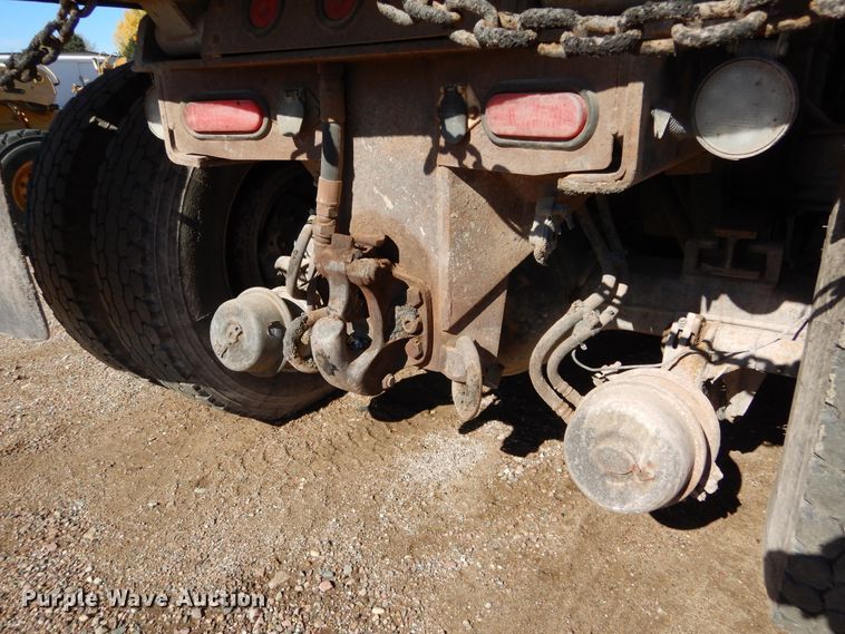 image for item KO9219 2004 Peterbilt 378  dump truck