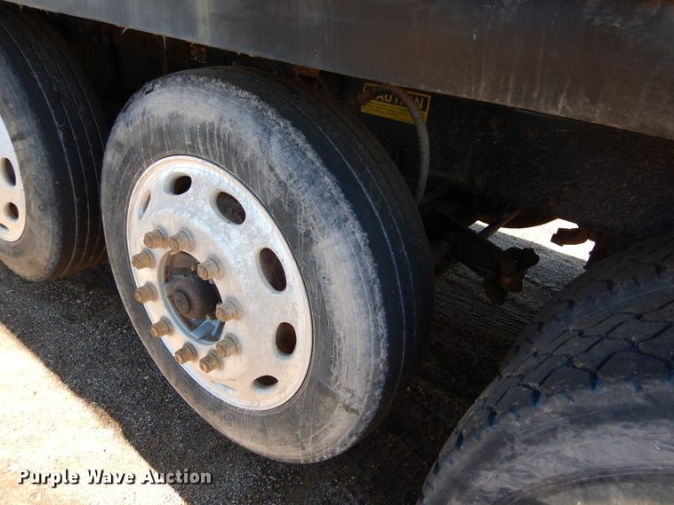 image for item KO9219 2004 Peterbilt 378  dump truck