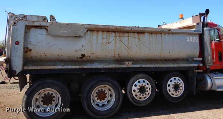 image for item KO9219 2004 Peterbilt 378  dump truck