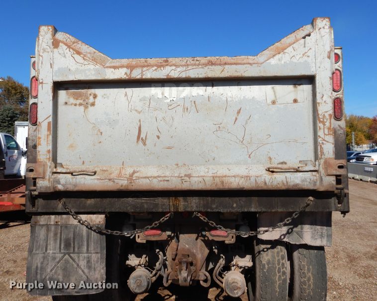 image for item KO9219 2004 Peterbilt 378  dump truck