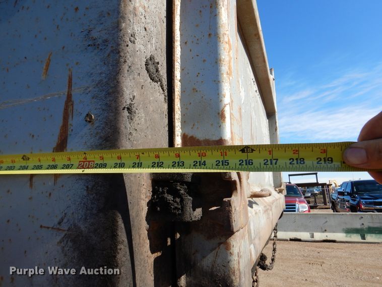 image for item KO9219 2004 Peterbilt 378  dump truck