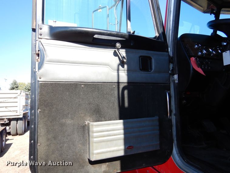 image for item KO9219 2004 Peterbilt 378  dump truck