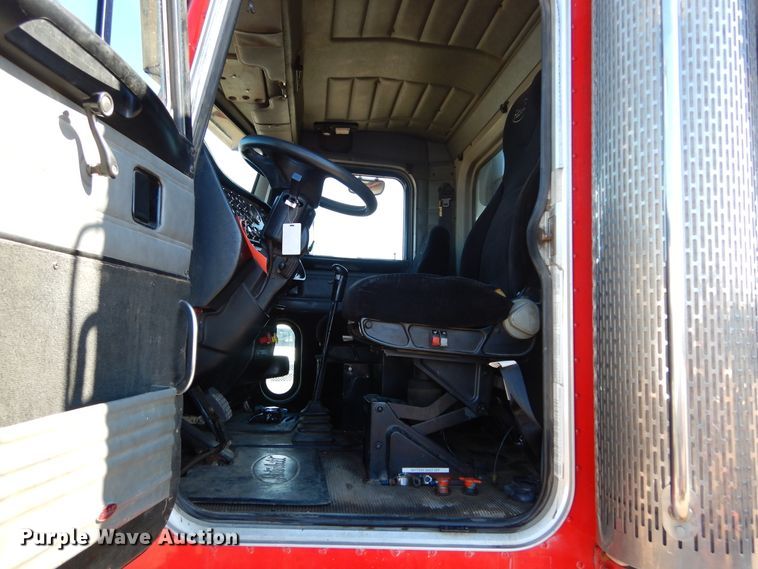 image for item KO9219 2004 Peterbilt 378  dump truck