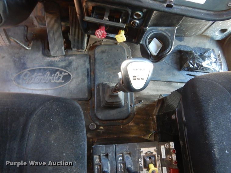 image for item KO9219 2004 Peterbilt 378  dump truck