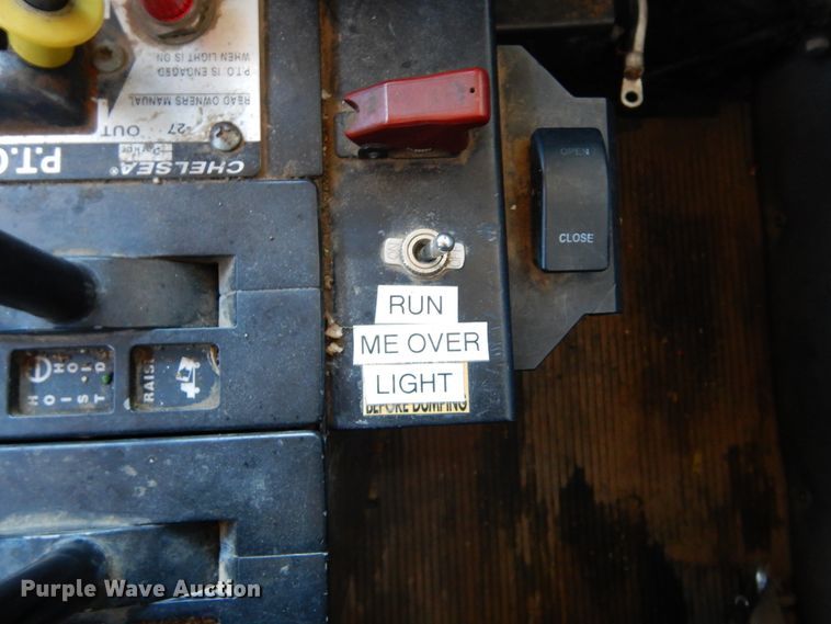 image for item KO9219 2004 Peterbilt 378  dump truck