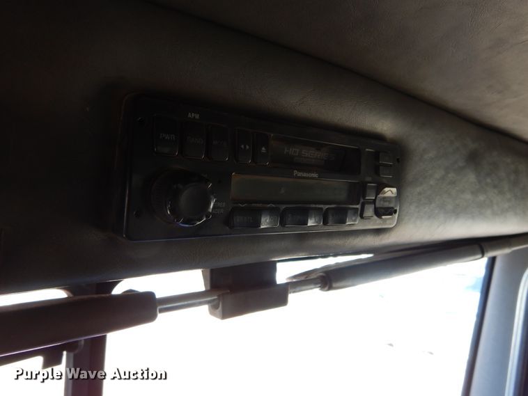 image for item KO9219 2004 Peterbilt 378  dump truck