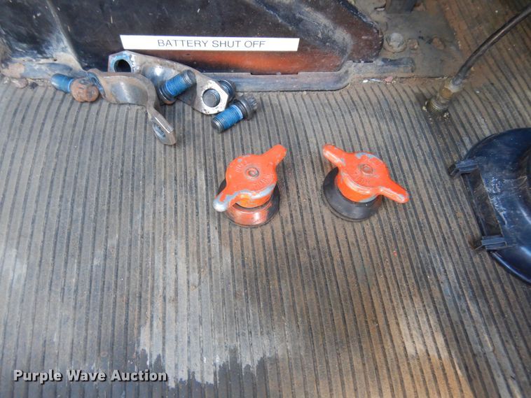 image for item KO9219 2004 Peterbilt 378  dump truck