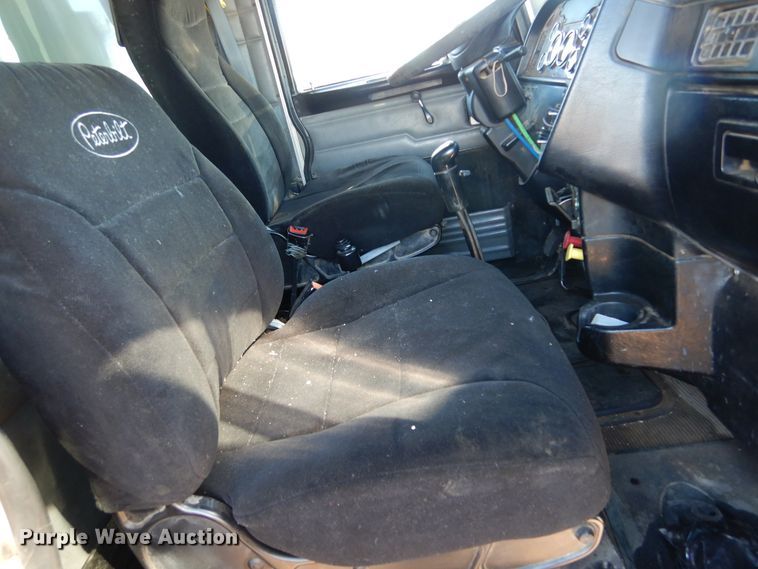 image for item KO9219 2004 Peterbilt 378  dump truck