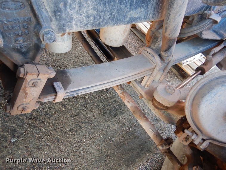 image for item KO9219 2004 Peterbilt 378  dump truck