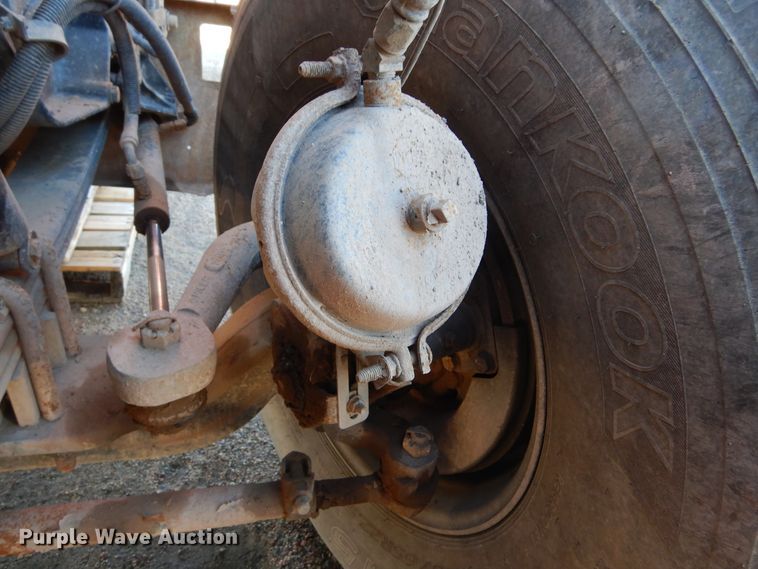 image for item KO9219 2004 Peterbilt 378  dump truck