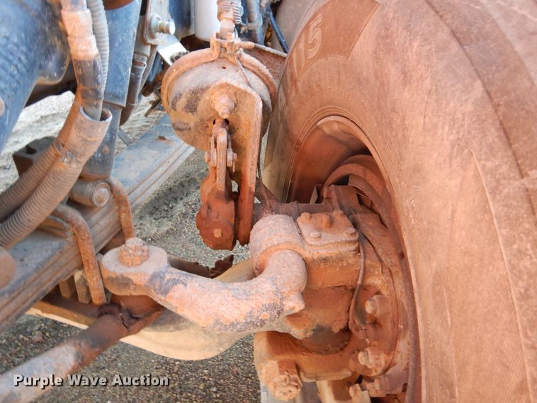 image for item KO9219 2004 Peterbilt 378  dump truck