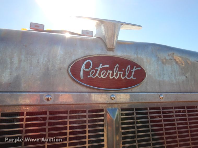 image for item KO9219 2004 Peterbilt 378  dump truck