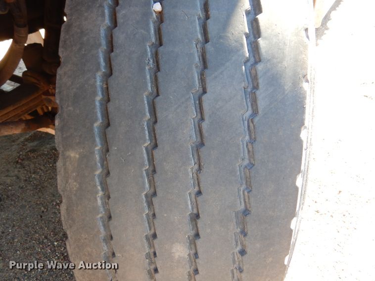 image for item KO9219 2004 Peterbilt 378  dump truck