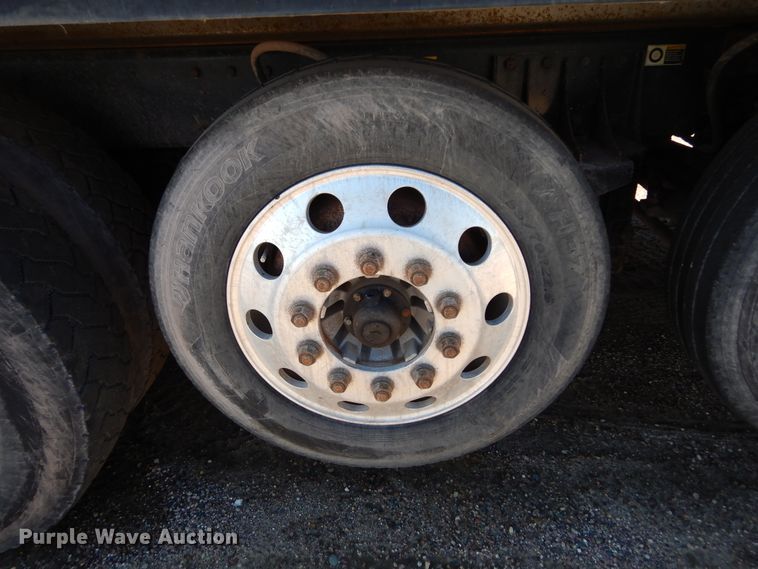 image for item KO9219 2004 Peterbilt 378  dump truck