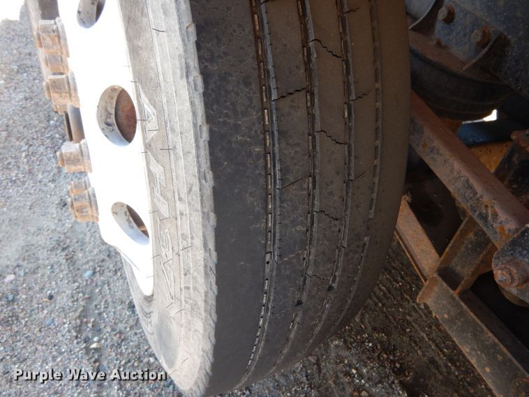 image for item KO9219 2004 Peterbilt 378  dump truck