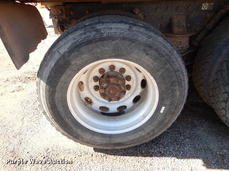 image for item KO9219 2004 Peterbilt 378  dump truck