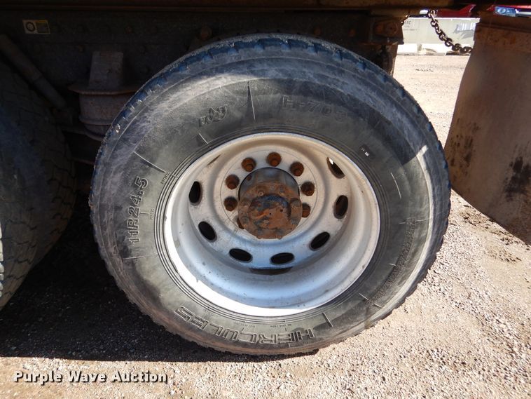 image for item KO9219 2004 Peterbilt 378  dump truck