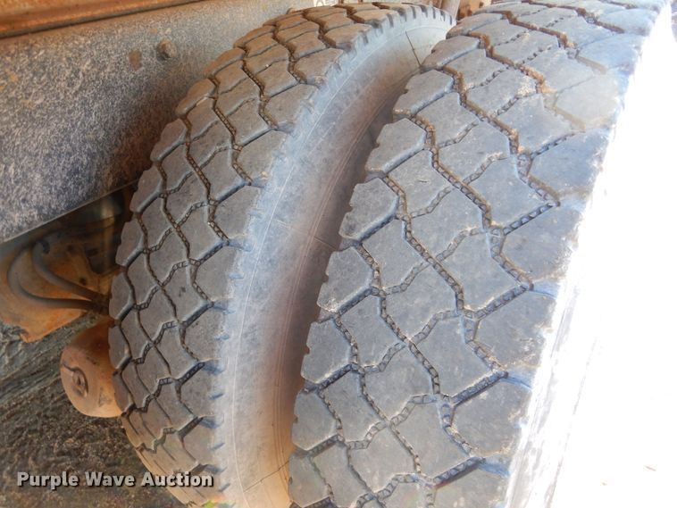 image for item KO9219 2004 Peterbilt 378  dump truck