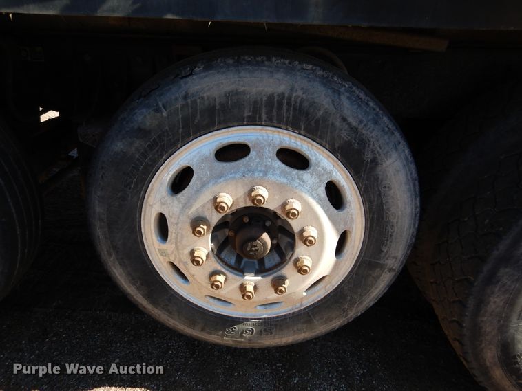 image for item KO9219 2004 Peterbilt 378  dump truck