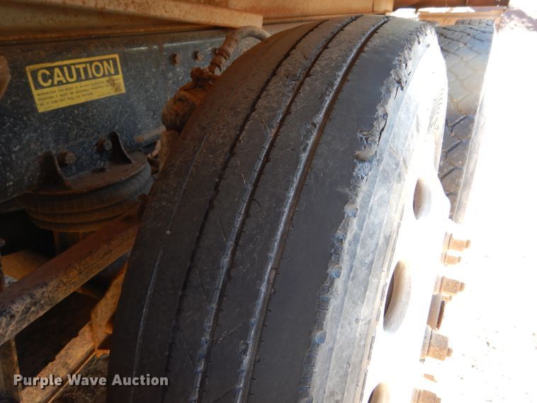 image for item KO9219 2004 Peterbilt 378  dump truck