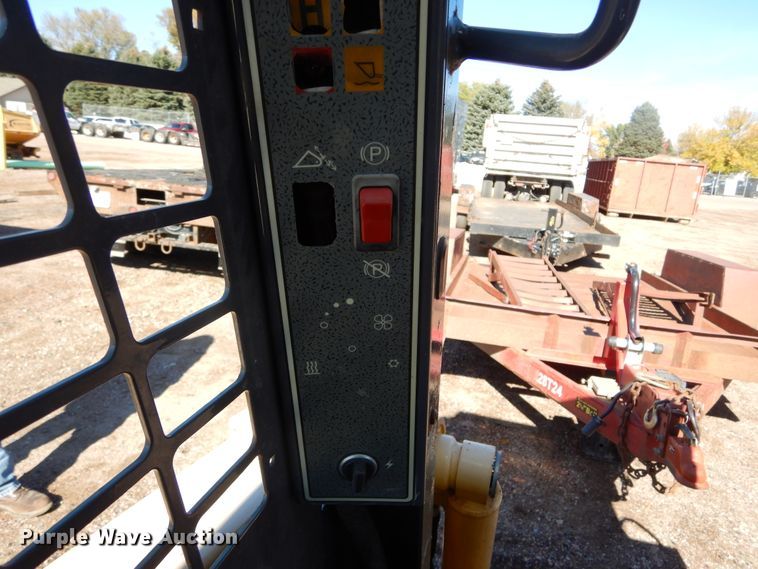 image for item KO9220 2008 Gehl 5640 Turbo  skid steer loader