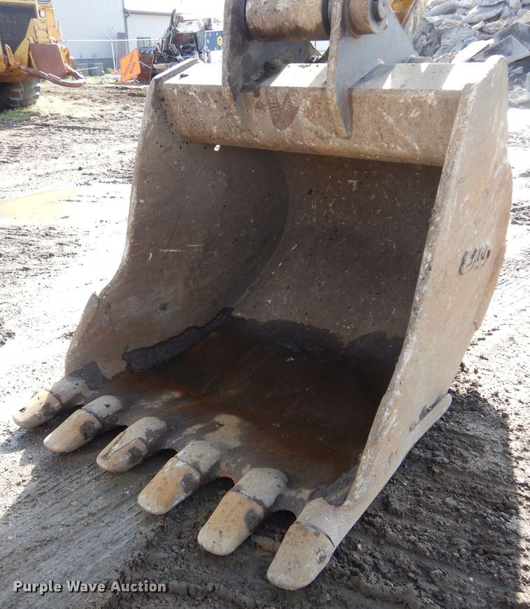 image for item KO9221 2002 Komatsu PC300LC-7L  excavator