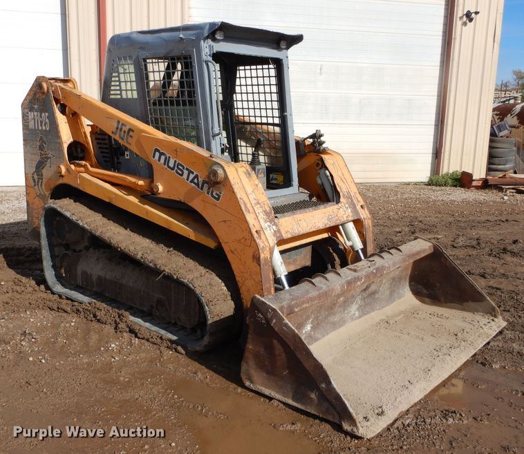 image for item KO9222 2005 Mustang MTL25  tracked skid steer loader